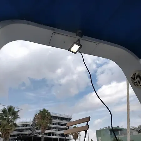 Barco Lucky סנט אדריה דה בסוס